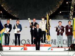 스피드 신예' 대한민국 이승범, '스피드 세계랭킹 1위'를 꺾다! 2022 IFSC 아시아선수권 스피드 우승 기사 이미지